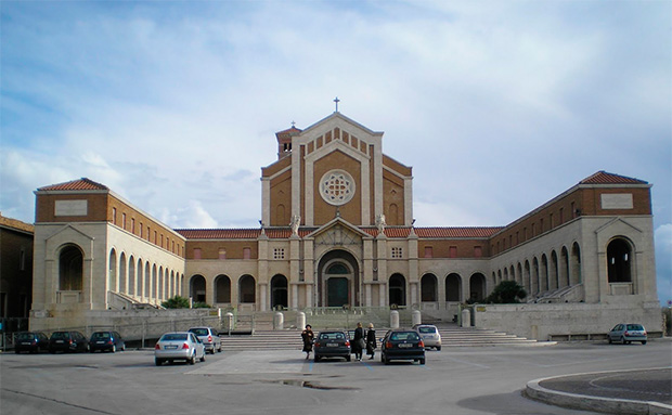 Santuario Basílica de Nuestra Señora de Gracia y Santa María Goretti – Fe y  Turismo. Arte, cultura y tradiciones cristianas